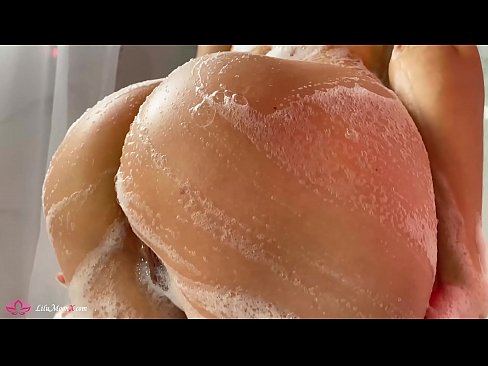 ❤️ Brunette Masturbates Pussy b'vibratur għal orga intens fid-doċċa ️❌ Porno f'mt.special-grasser.ru ❌❤