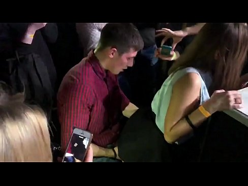❤️ Sess reali f'nightclub Russu. Tfajla Russa ta’ 18-il sena fl-anus u l-vaġina fucked f’nightclub ️❌ Porno f'mt.special-grasser.ru ❌❤